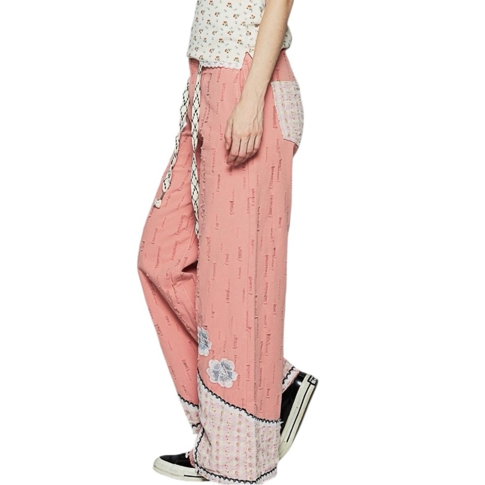 POL Large Coral Pink Wide-Leg Patchwork Floral Pants - Picture 2 of 8